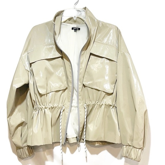 MICHI ARES GLOSS HIGH COLLAR UTILITY JACKET. LUXURY PERFORMANCE ATHLETIC WEAR. - Picture 7 of 16